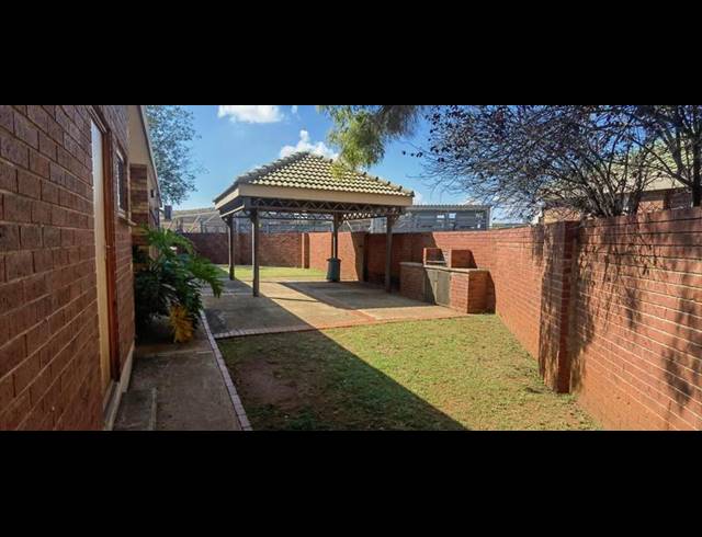 OFFICE PROPERTY TO RENT IN DIE HOEWES